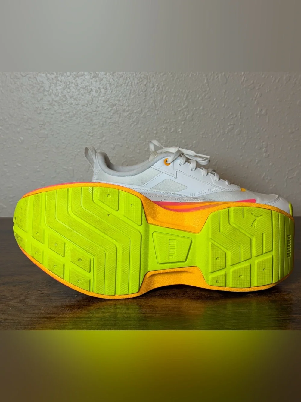 PUMA Kosmo Rider Summer Squeeze White Neon Chunky Sneakers Women’s 9.5 EU 40.5